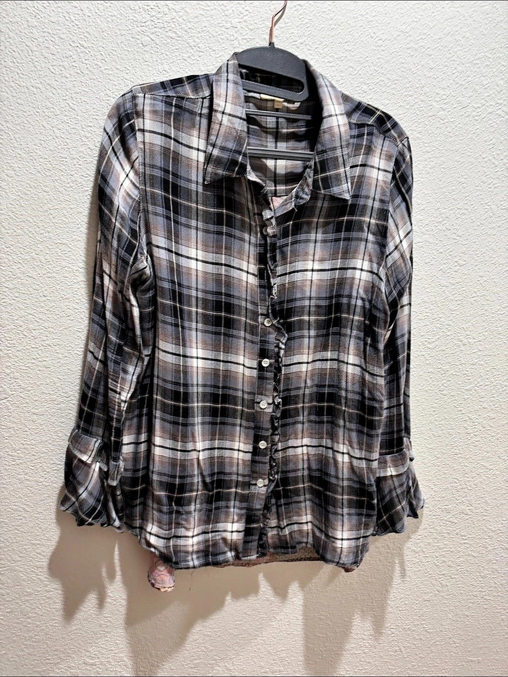 Plaid Button Down Shirt in Black & Multicolor Like New